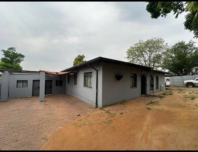 12 BEDROOM HOUSE FOR SALE IN TEDSTONEVILLE